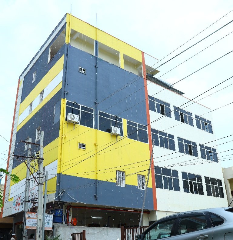 Shraddha Hospital Building
